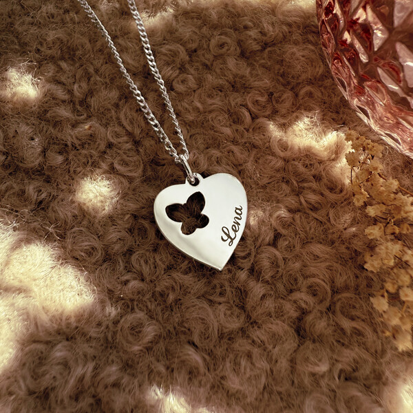 Silbernes Gravurplättchen Herz mit Schmetterling