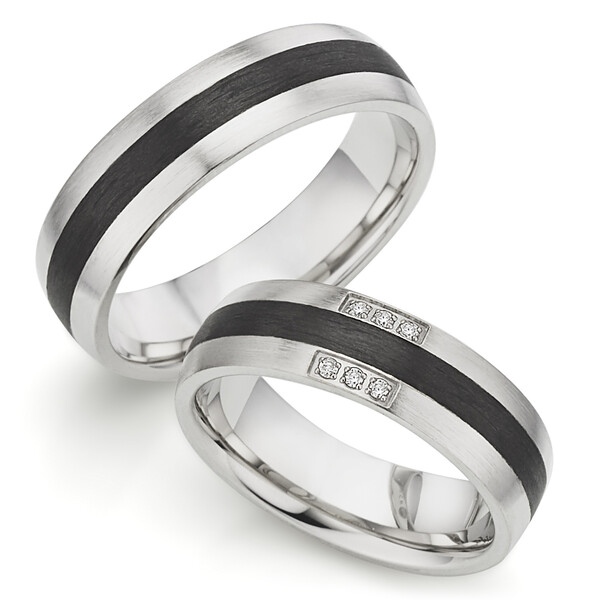 Trauringe aus Silber mit Carbon