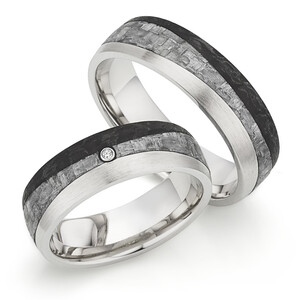 Trauringe aus Silber mit Carbon