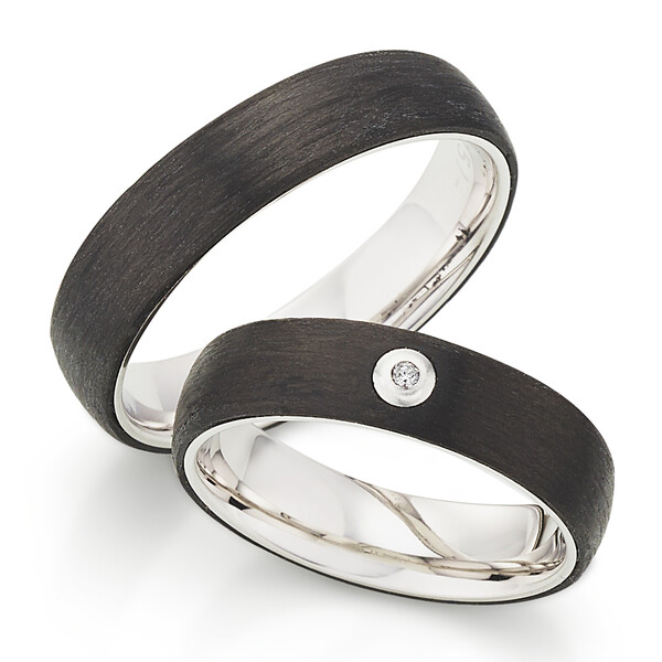 Trauringe aus Silber mit Carbon
