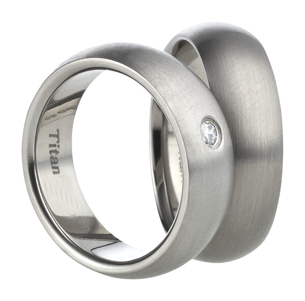 Trauringe aus Titan mit Zirkonia