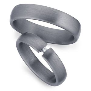 Trauringe aus Tantal mit Diamant