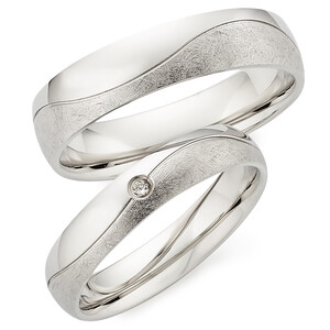Trauringe aus Silber mit Diamant