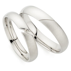 Trauringe aus Silber mit Diamant