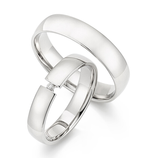 Trauringe aus Silber mit Diamant