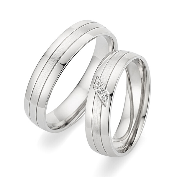 Trauringe aus Silber mit Diamant