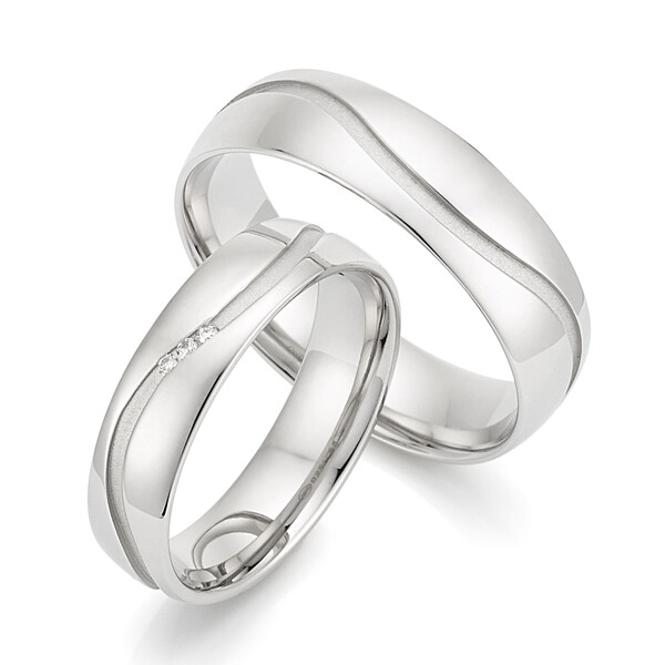 Trauringe aus Silber mit Diamant