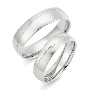 Trauringe aus Silber mit Diamant
